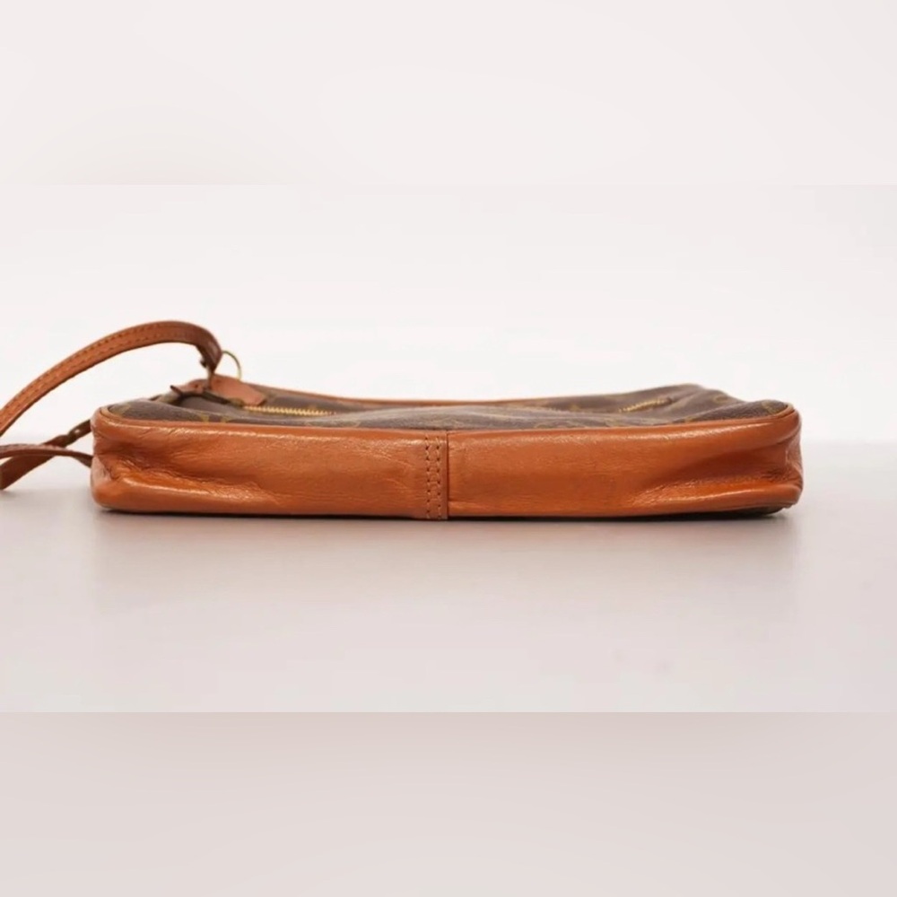 LOUIS VUITTON Monogram Pochette Clutch Bag/Wristlet - Picture 3 of 7